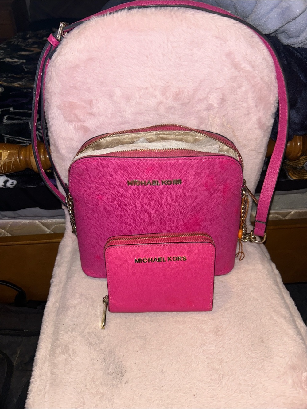 Michael Kors Hot Pink Saffiano Crossbody with Matching Wallet - Picture 5 of 6
